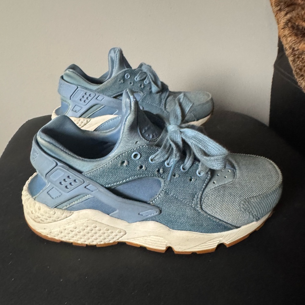Nike Huarache Blue shoes women’s sz 6.5.